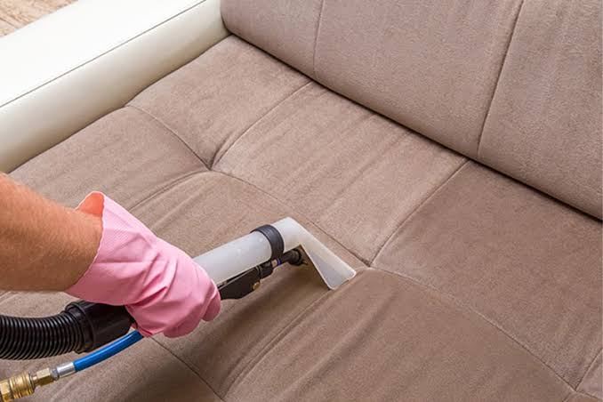 HIGIENIZAÇÃO E CONSERVAÇÃO DE SOFÁS: GUIA COMPLETO